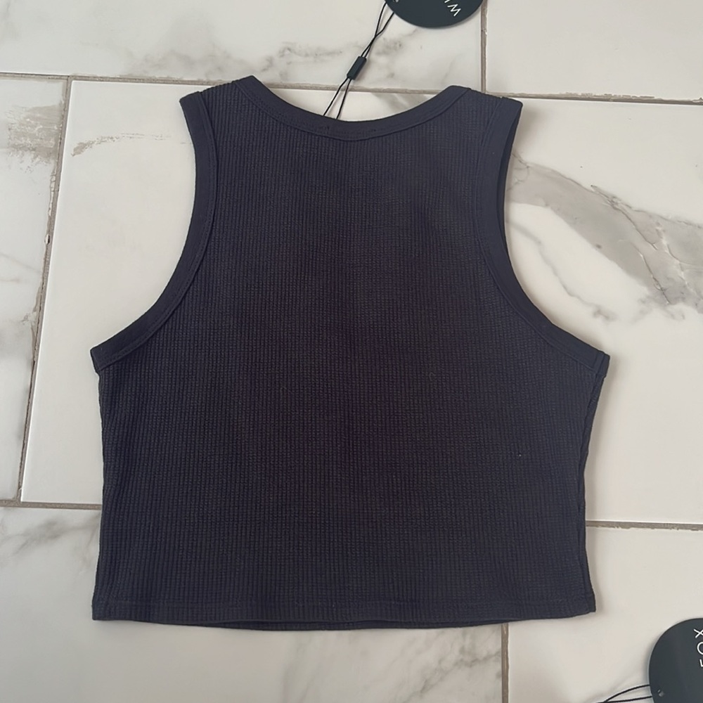 White fox boutique white pleated skort and cropped top - Picture 5 of 5